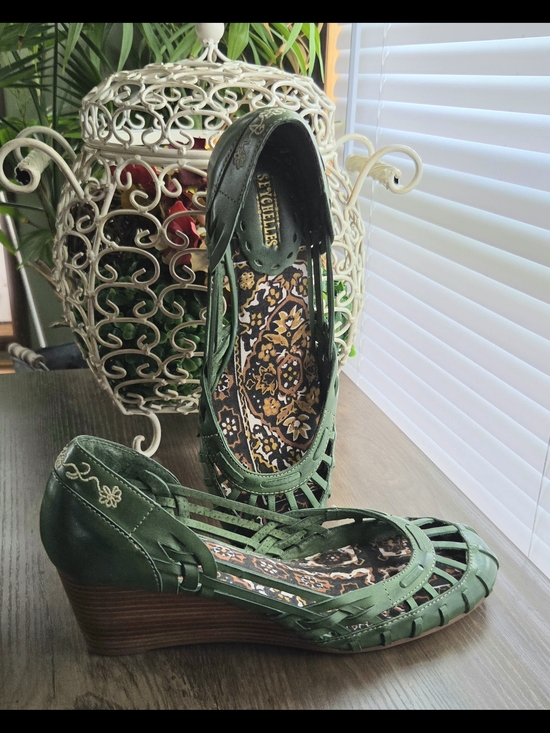 Seychelles Shoes - NWT Seychelles Forest Green Woven Leather Wedges Embroidered Wood Heel Size 9.5